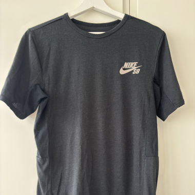 T shirt Nike SB