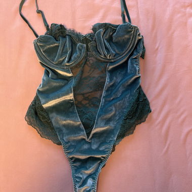 Body en velours avec dentelle