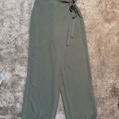 Weite Hose Khaki von Zara S