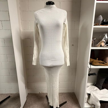 Weisses Rippstrickkleid