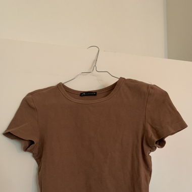 Brown cropped tee