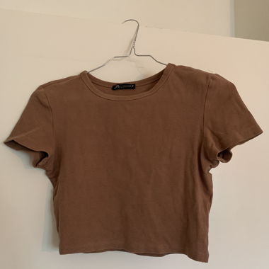 Brown cropped tee
