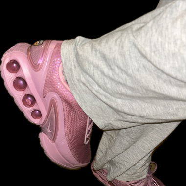 Pink nike dn