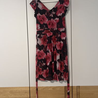 Robe fleurie à volants