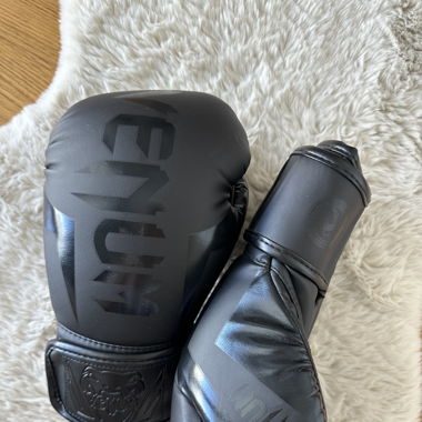 Venum Boxhandschuhe schwarz