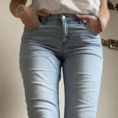 Helle Jeanshose (Grösse 40)