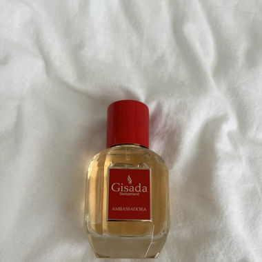 GISADA PERFUME AMBASSADORA