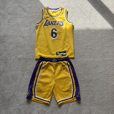 Ensemble basket Lakers LeBron
