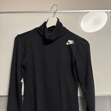 Nike Sportswear Shirt