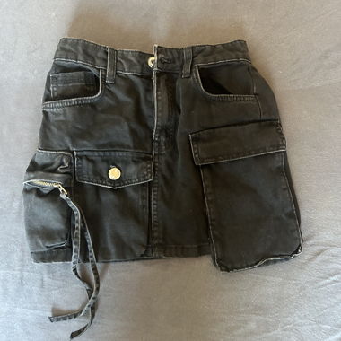 Bershka schwarzer Cargo-Rock