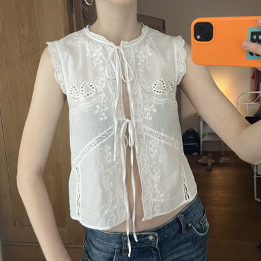 Top Zara in pizzo senza maniche