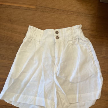 Pantaloni corti in tessuto bianco