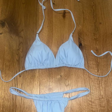 Blauer Bikini