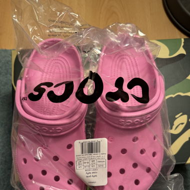 Crocs rose