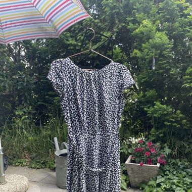 blaues Kleid