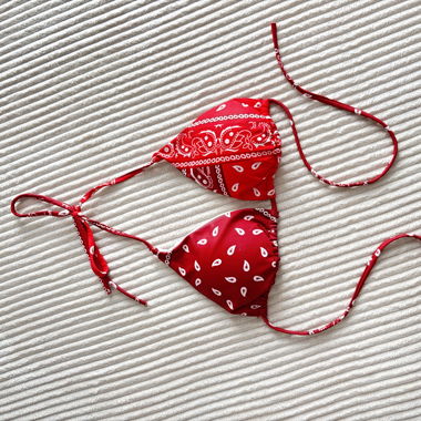 Rotes Triangle-Bikin