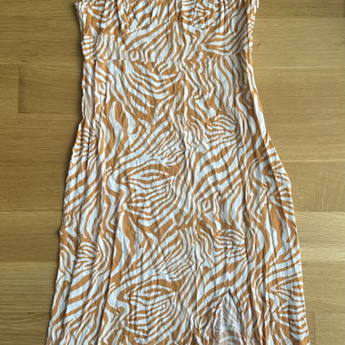 Robe midi imprimée orange et blanc