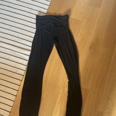 Leggings neri a zampa da Missue