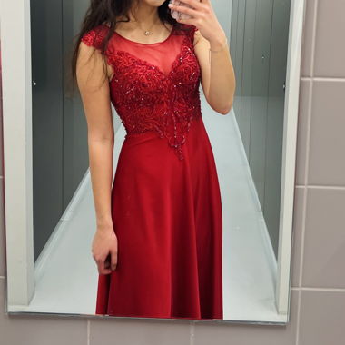 Rotes Abendkleid