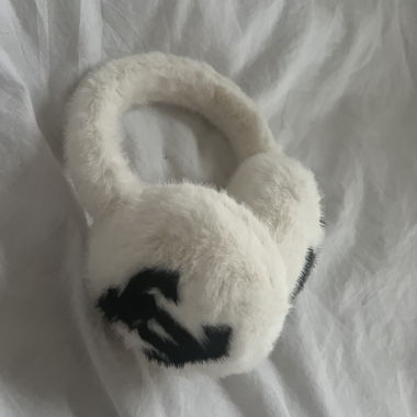 brand new chanel earmuffs (dupe)