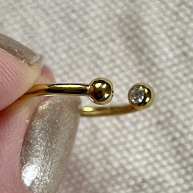 Gold ring with crystals