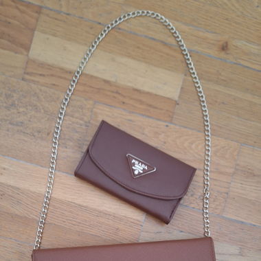 Prada Clutchtasche mit Geldbeutel 