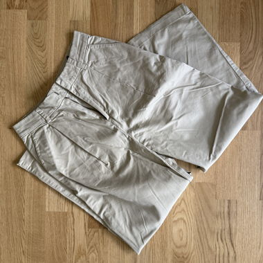 H&M - Beige Hose EUR 34 