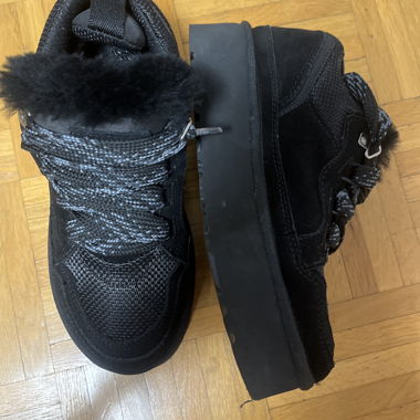 Lomwel Uggs