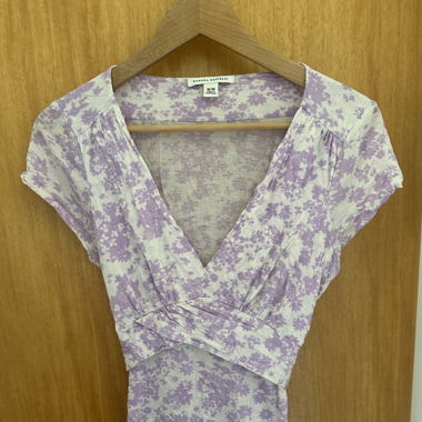 Breezy v neckline top