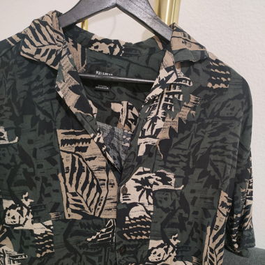 Short-sleeve shirt