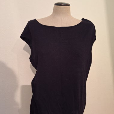 Escada top smanicato