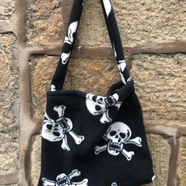 Umhängetasche Totenkopf Gothic Emo schwarz weiss