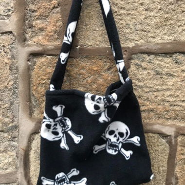 Umhängetasche Totenkopf Gothic Emo schwarz weiss