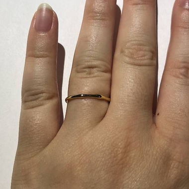 Anello sottile in oro