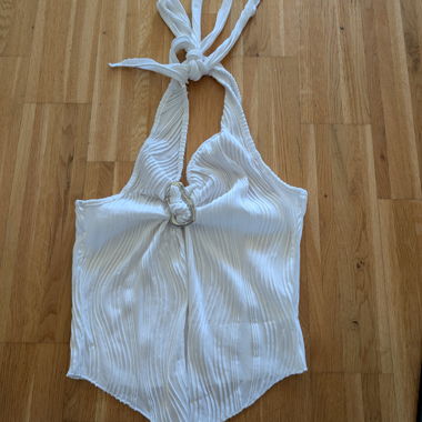 Top bianco con scollo a reggiseno