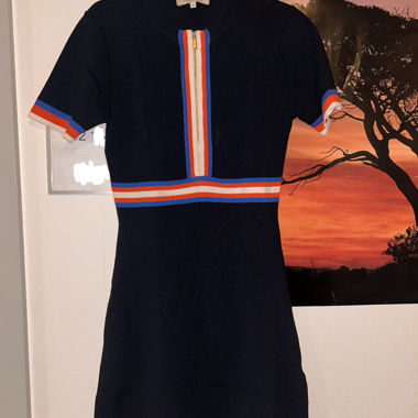 Robe tricotée bleu marine à rayures M