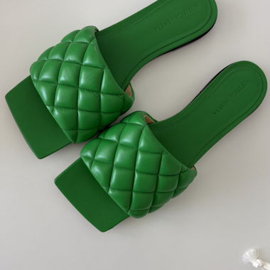 Bottega Veneta summer walk