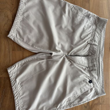 Pantaloncini da golf Peak Performance