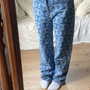 Wide leg jeans