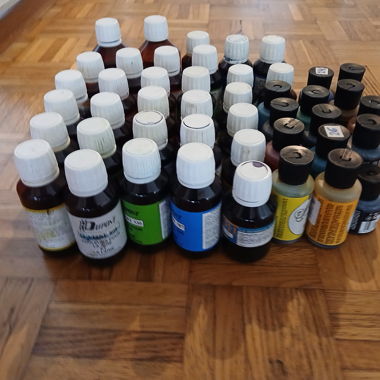 Lot de flacons de peinture sur soie