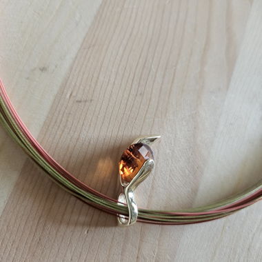 Collier à chaînettes avec pendentif