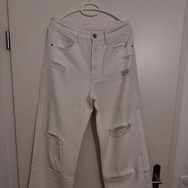 Weisse Jeanshose