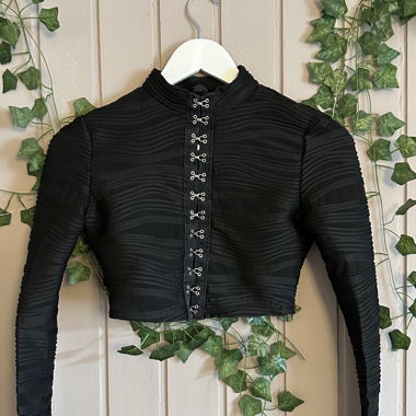 Black strap crop top