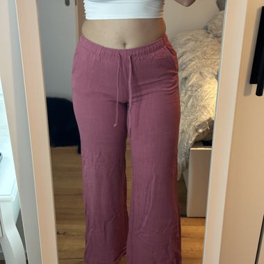 Pink wide-leg pants