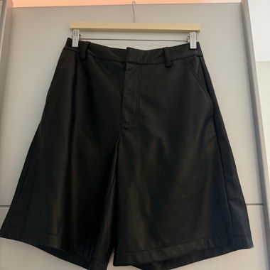 Shorts en cuir Asos