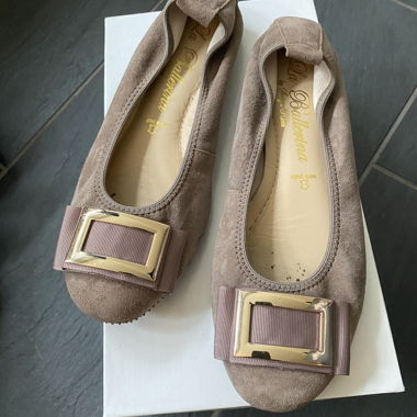 Ballerines beige avec nœud et boucle