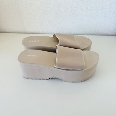 H&M Beige platform slide sandals