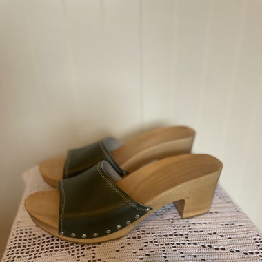 Clogs
