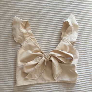 Beiger Tie-Front-Crop-Top
