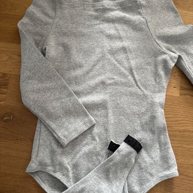 langarm body grau